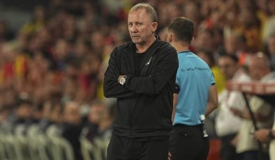 Beşiktaş’ta Temizlik Operasyonu! Sergen’den 2 Oyuncuya Soğuk Duş